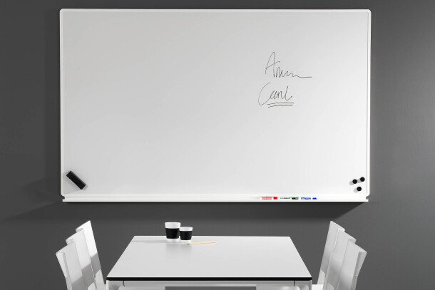 Abstracta Uniti whiteboard