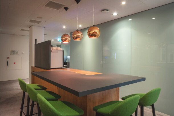 Baker McKenzie Baker Cafe Artifort Beso krukken