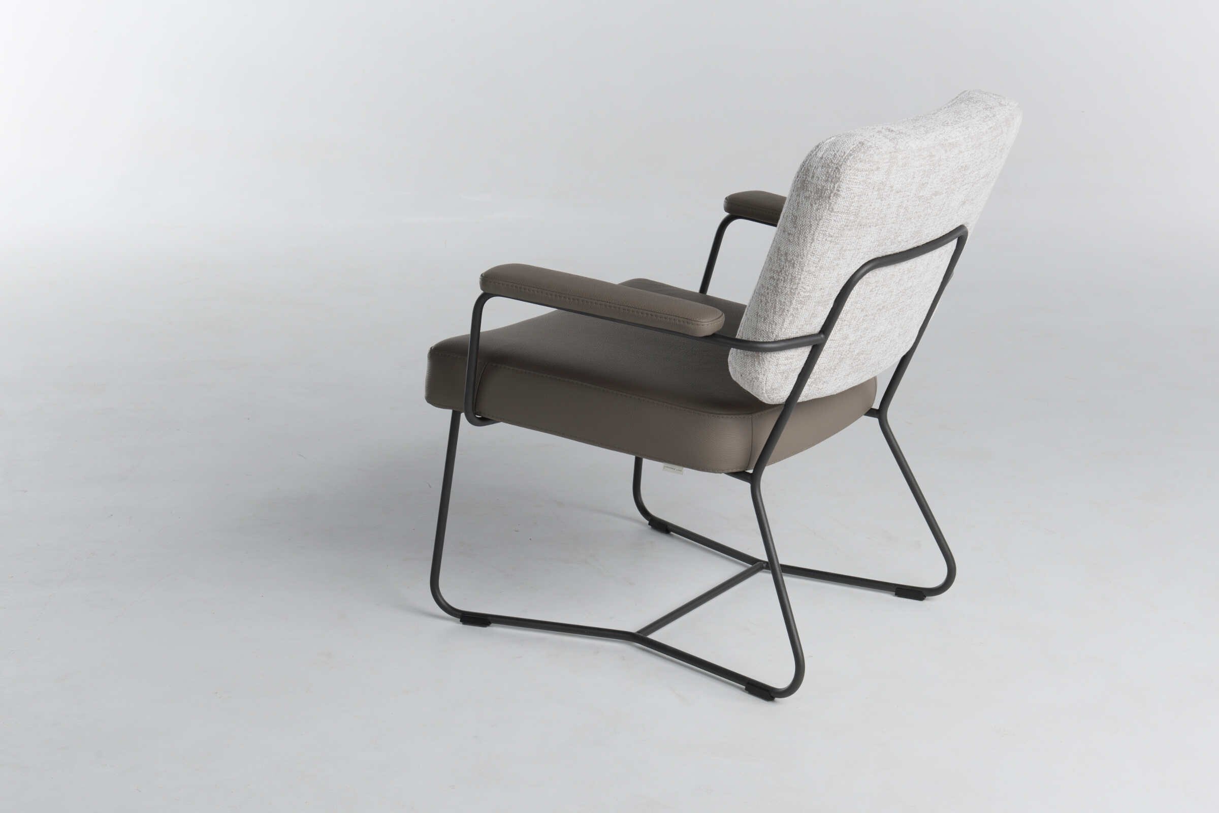 Bert Plantagie Kiko fauteuil (B2B) - De Projectinrichter