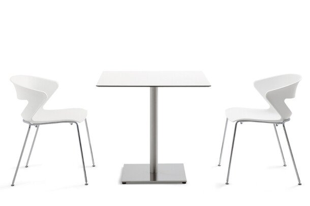 Kastel Kaleox tafel met stoelen
