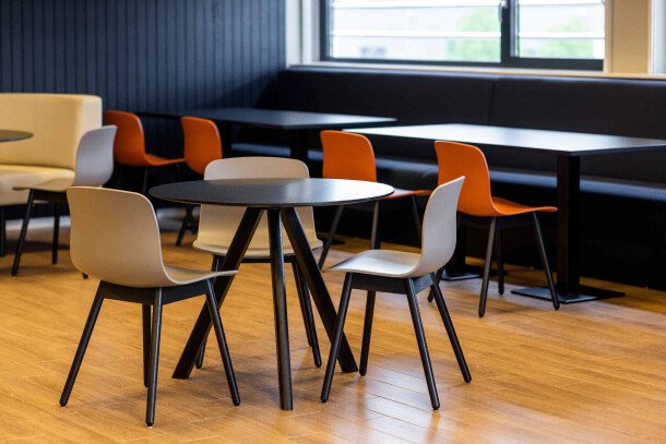 LouwersHanique inrichting door De Projectinrichter kantine