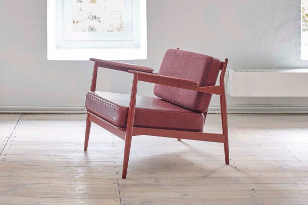 Magnus Olesen Model 107 fauteuil rood