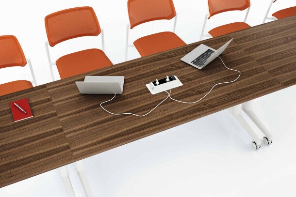 Steelcase FlipTop Twin verrijdbare conferentietafel in vergaderruimte
