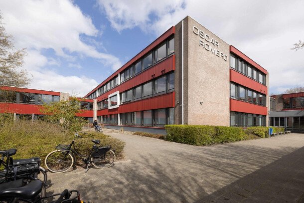 Tabor College Oscar Romero School buitenkant Michael van Oosten fotografie