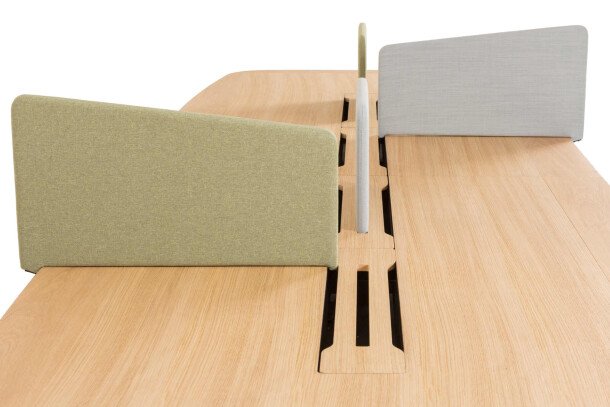 True Design Wing houten tafel met schermen