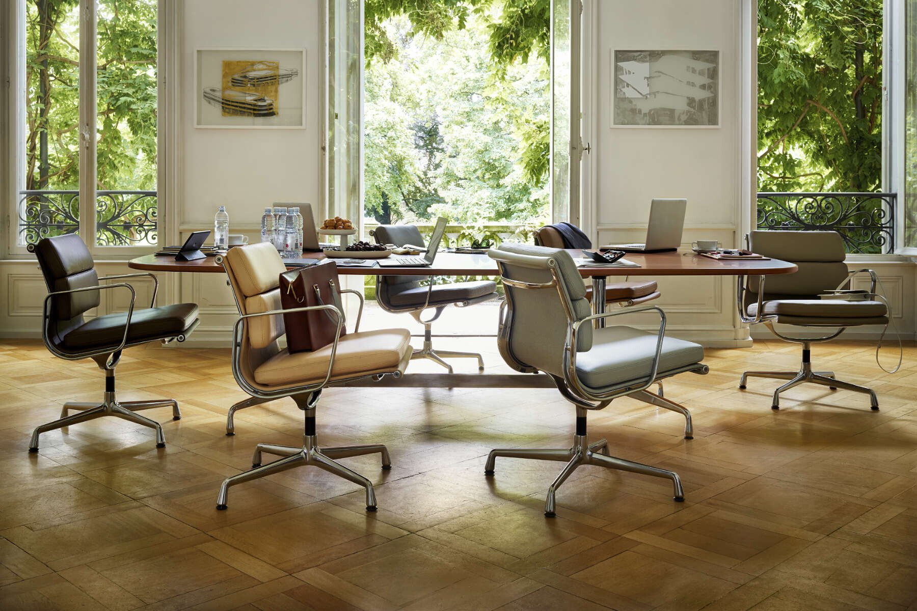 Segemented Table Vitra Eames Segmented Tables (B2B) - De Projectinrichter